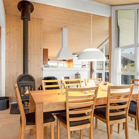 Udder - 250m From The Sea By Interhome