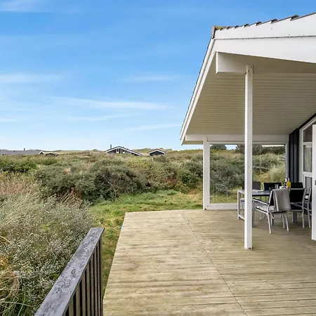 Udder - 250m From The Sea By Interhome *