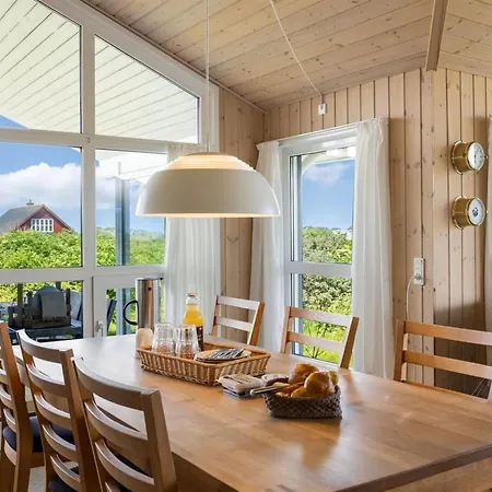 Udder - 250m From The Sea By Interhome *