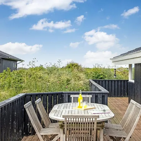 Udder - 250m From The Sea By Interhome *